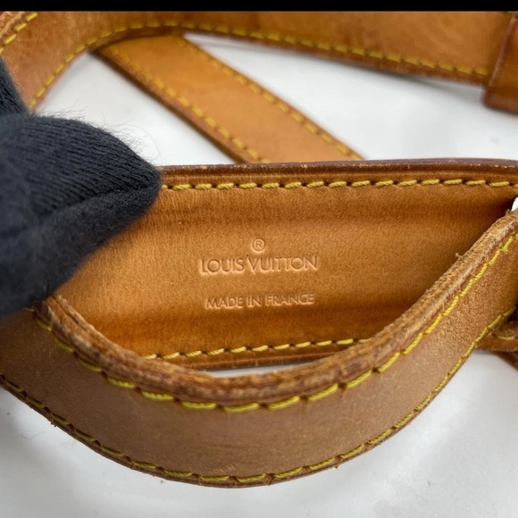 Louis Vuitton Monogram Canvas Duffel Bag with Tan Accents - Picture 16 of 16